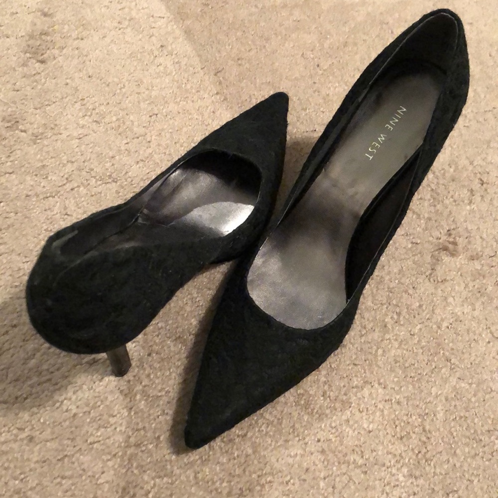 Nine West 11 Black Lace Heels 4”